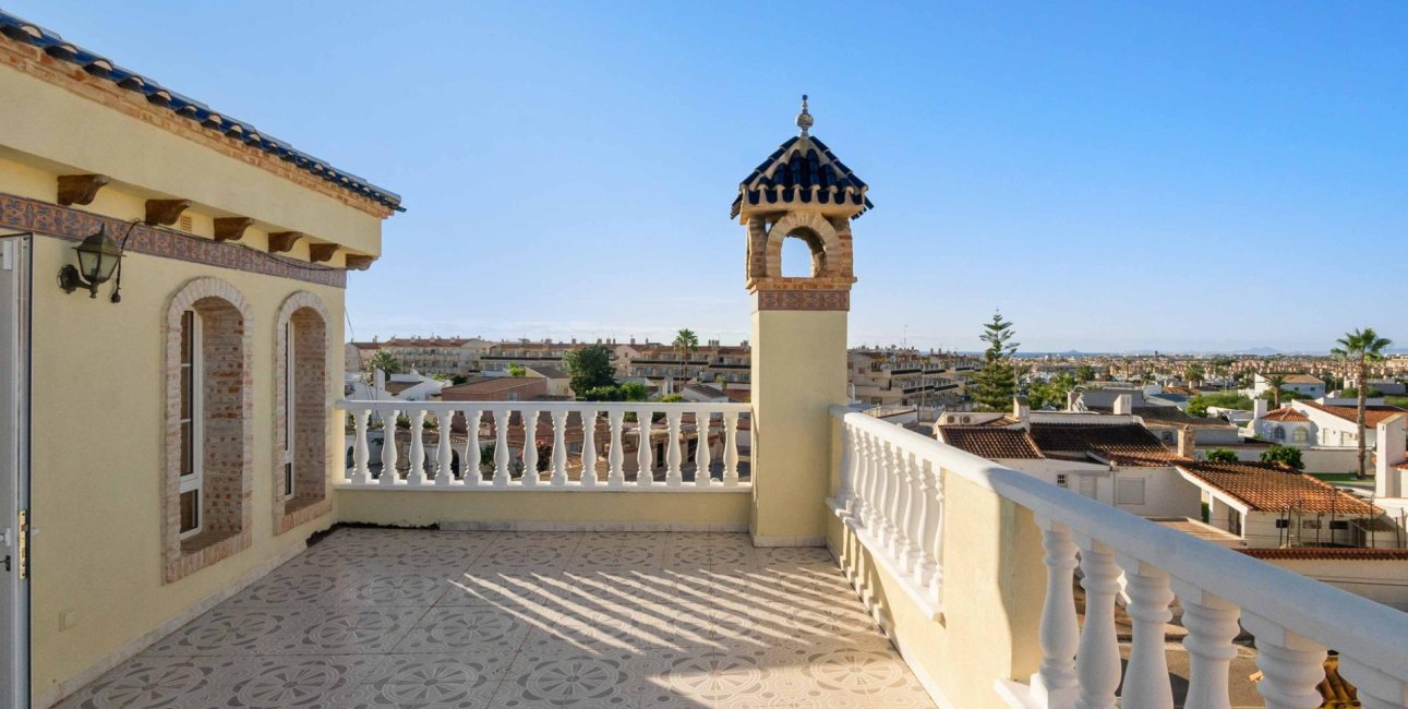 Resale - Villa -
Orihuela Costa - Los Almendros-La Florida