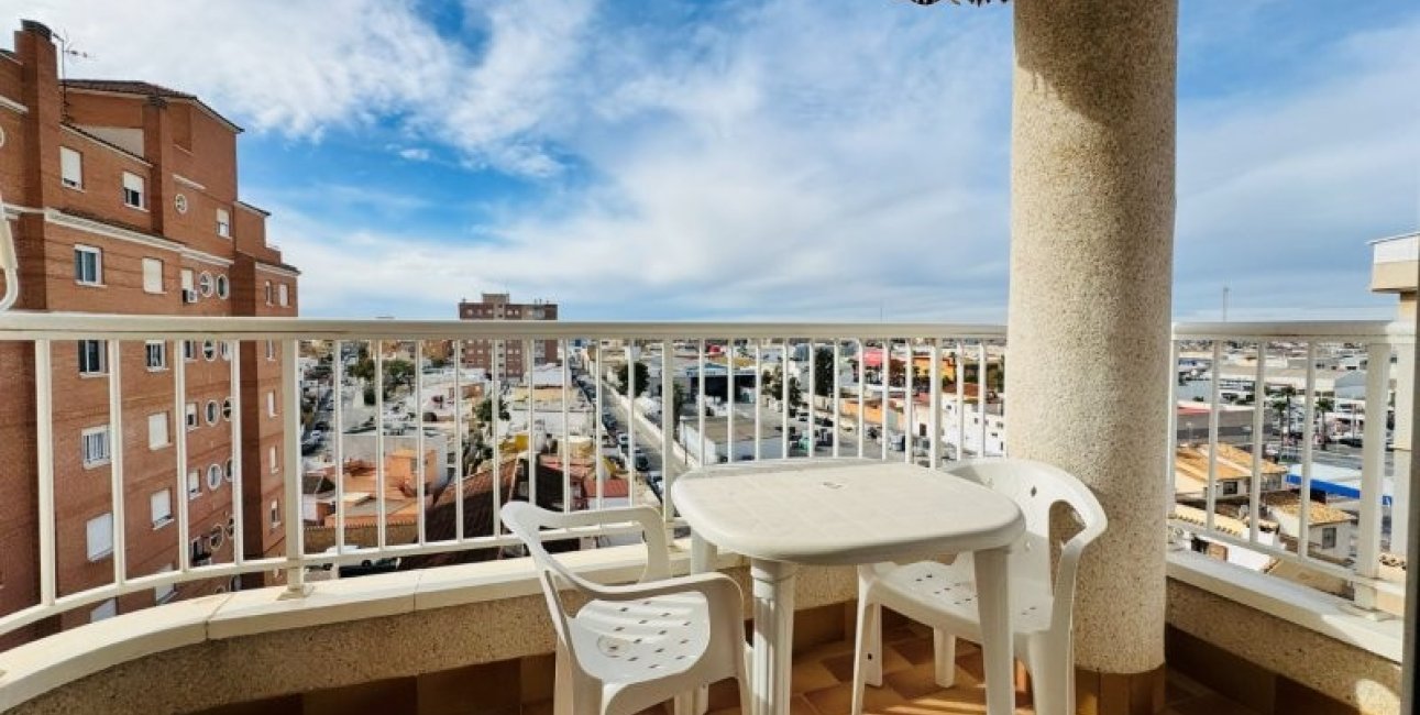 Resale - Apartment / flat -
Torrevieja - Centro