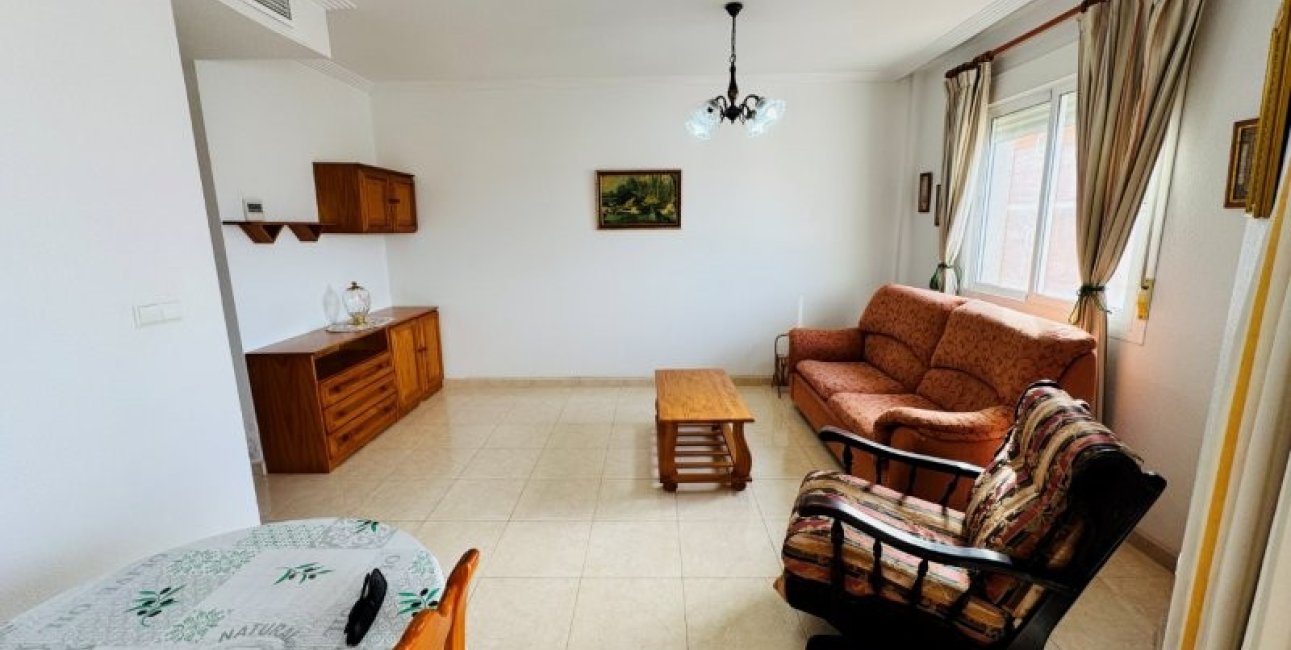 Resale - Apartment / flat -
Torrevieja - Centro