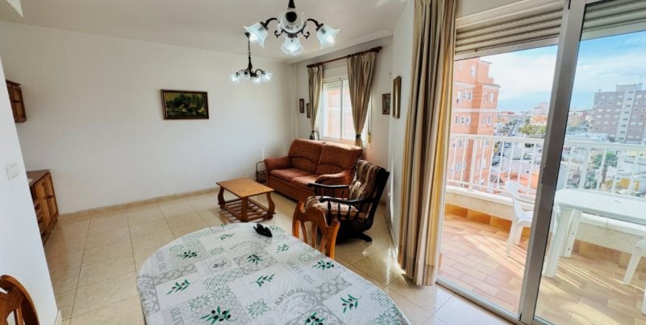 Resale - Apartment / flat -
Torrevieja - Centro