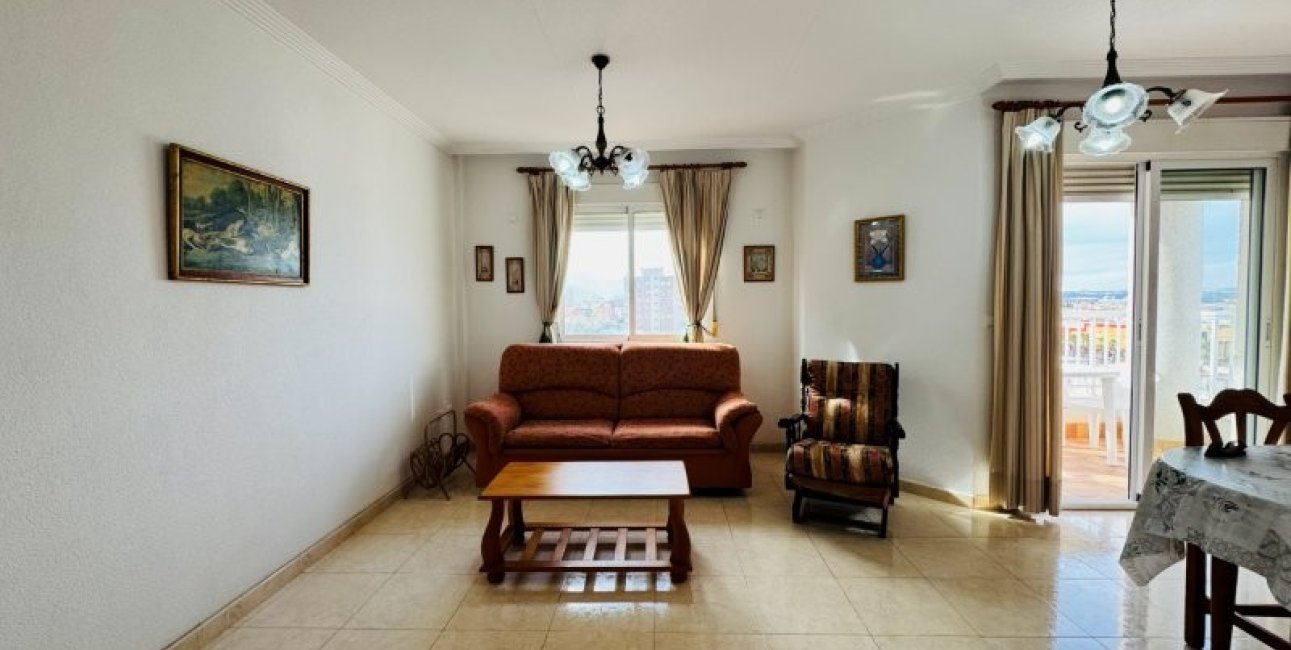 Resale - Apartment / flat -
Torrevieja - Centro