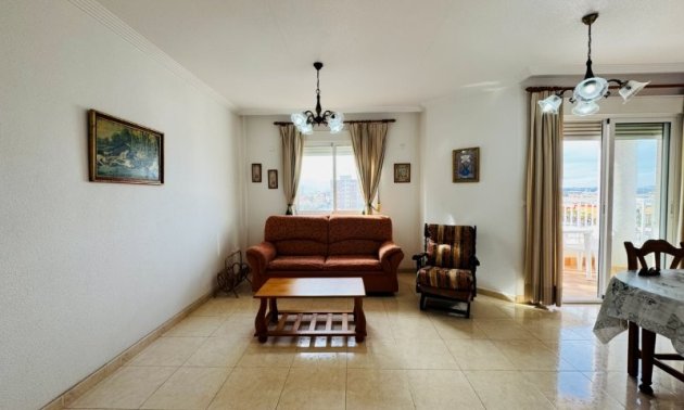 Resale - Apartment / flat -
Torrevieja - Centro