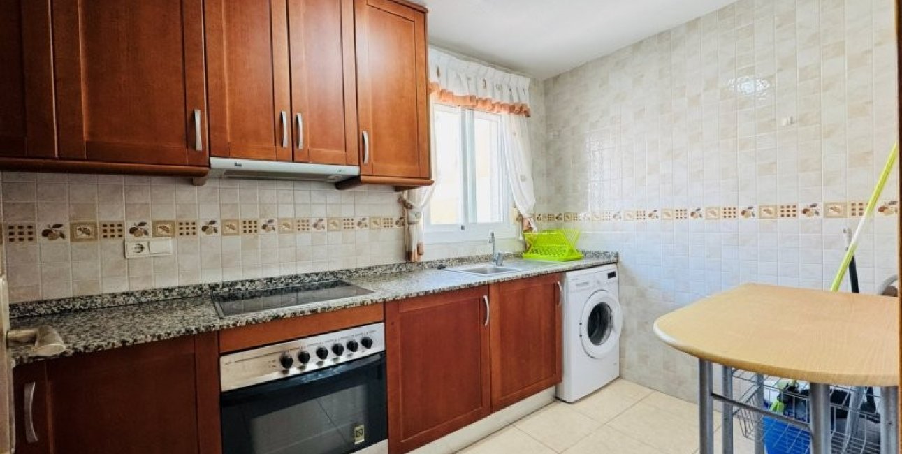 Resale - Apartment / flat -
Torrevieja - Centro