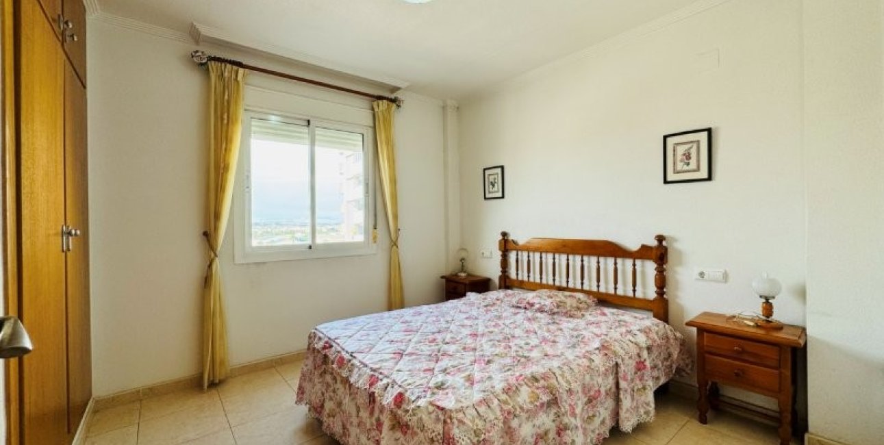 Resale - Apartment / flat -
Torrevieja - Centro