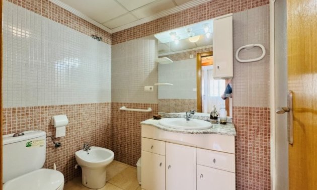 Resale - Apartment / flat -
Torrevieja - Centro