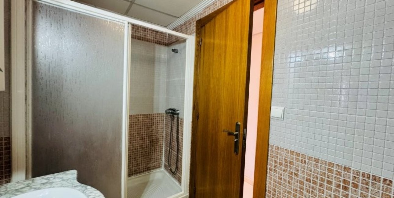 Resale - Apartment / flat -
Torrevieja - Centro