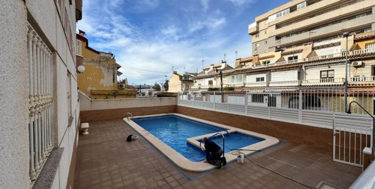Resale - Apartment / flat -
Torrevieja - Centro