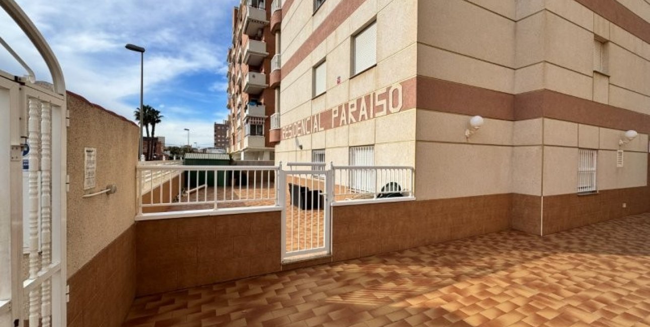 Resale - Apartment / flat -
Torrevieja - Centro