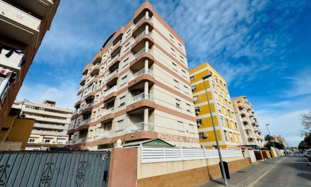 Resale - Apartment / flat -
Torrevieja - Centro