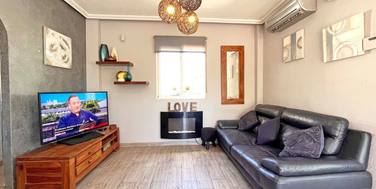 Rynek wtórny - Willa -
Orihuela Costa - La Zenia