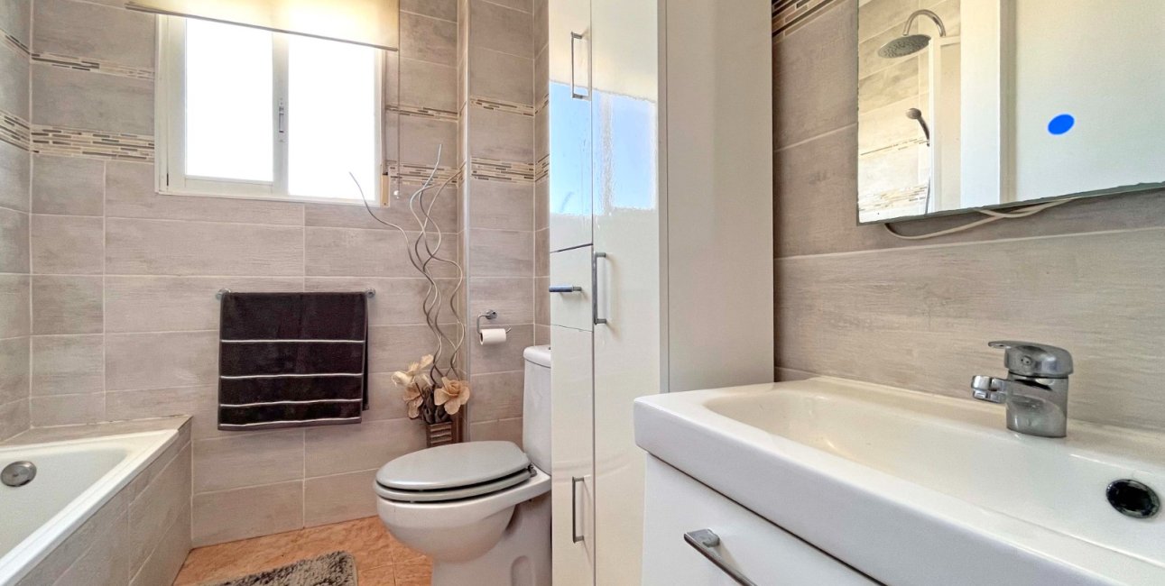 Rynek wtórny - Willa -
Orihuela Costa - La Zenia