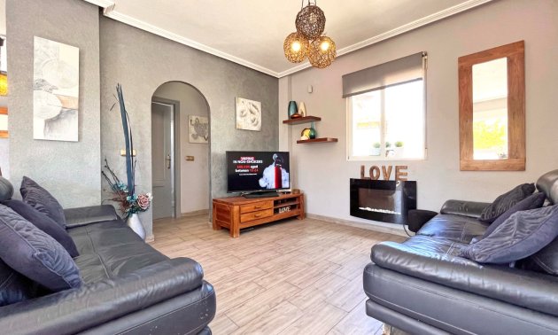 Rynek wtórny - Willa -
Orihuela Costa - La Zenia