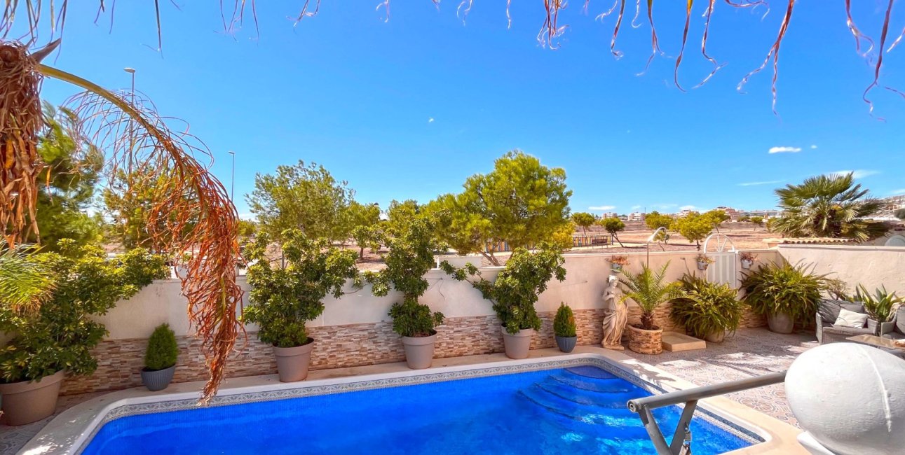 Rynek wtórny - Willa -
Orihuela Costa - La Zenia