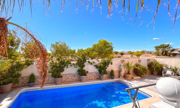 Rynek wtórny - Willa -
Orihuela Costa - La Zenia