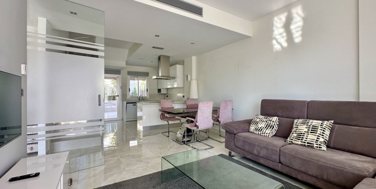 Resale - Villa -
Orihuela Costa - Lomas de Cabo Roig