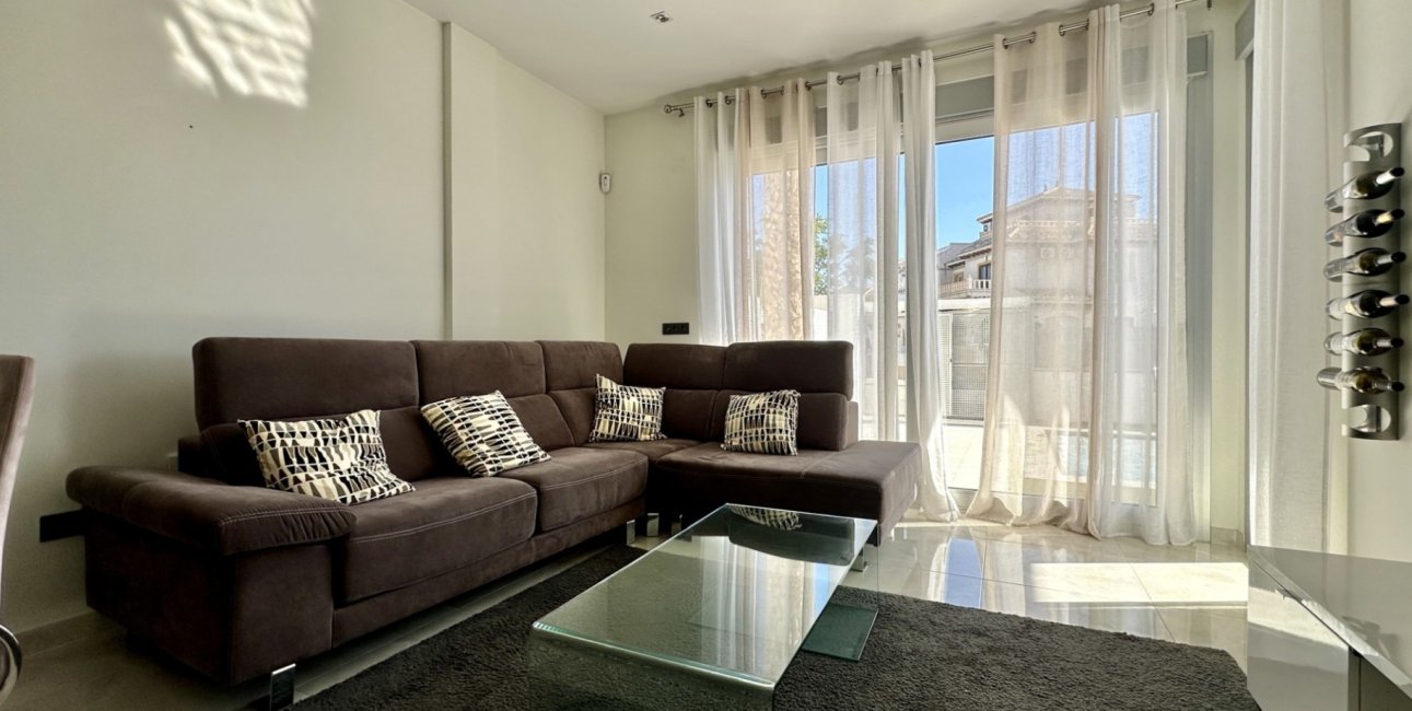 Resale - Villa -
Orihuela Costa - Lomas de Cabo Roig