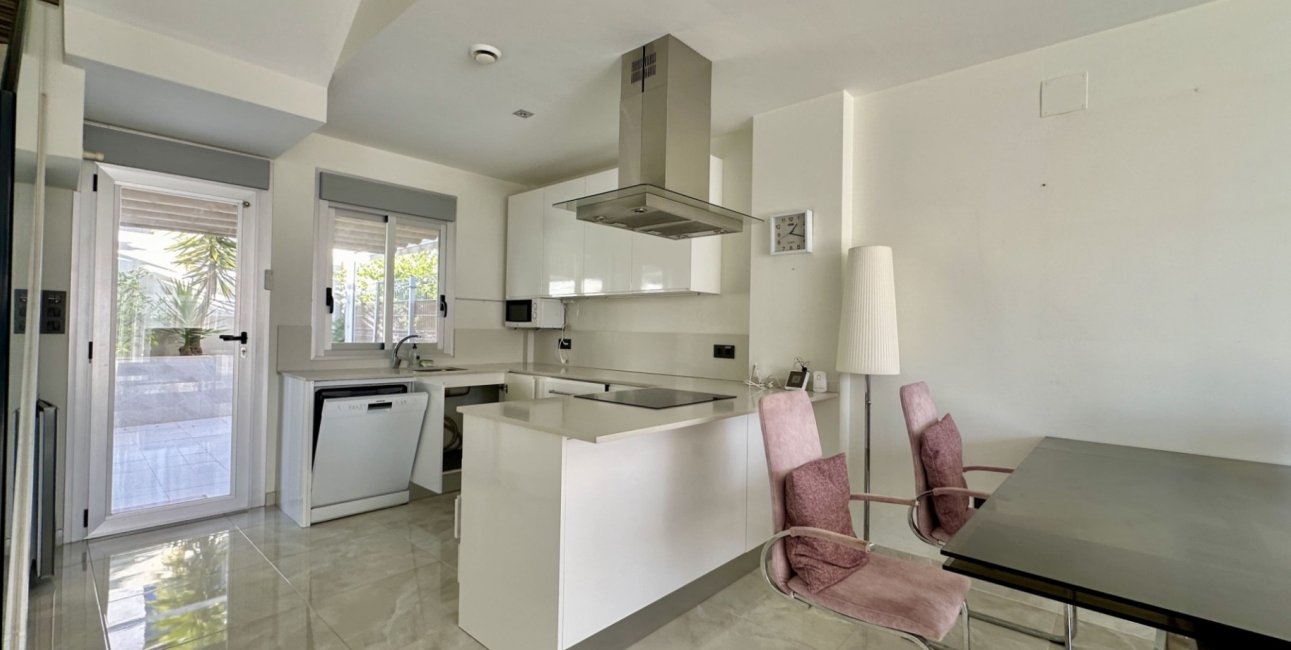 Resale - Villa -
Orihuela Costa - Lomas de Cabo Roig