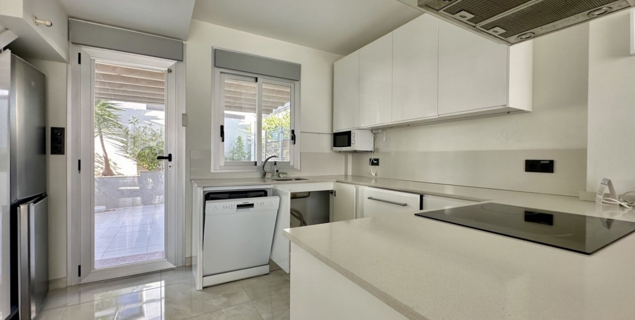 Resale - Villa -
Orihuela Costa - Lomas de Cabo Roig