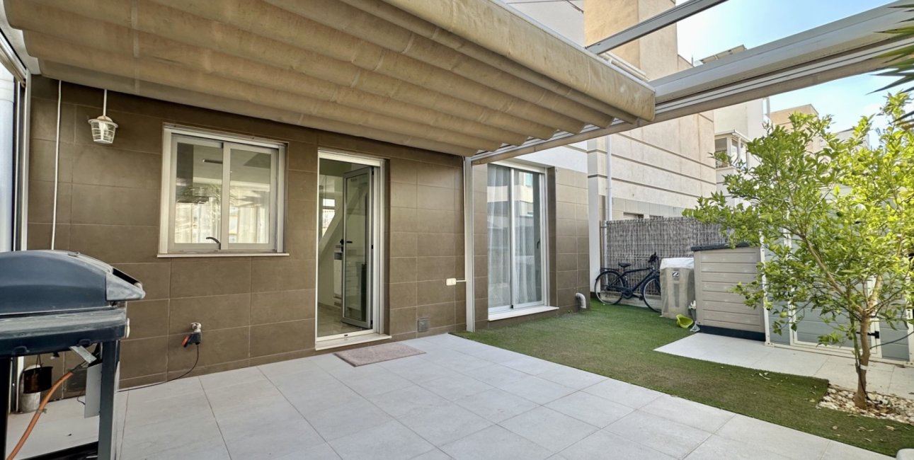 Resale - Villa -
Orihuela Costa - Lomas de Cabo Roig