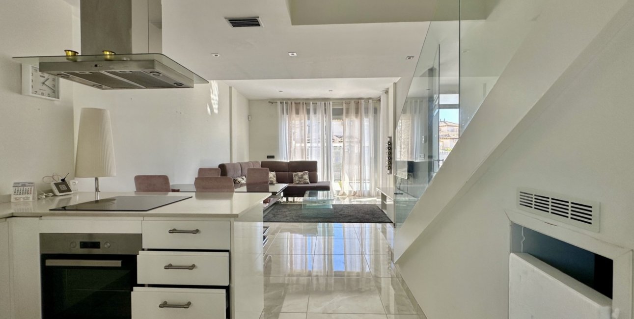 Resale - Villa -
Orihuela Costa - Lomas de Cabo Roig