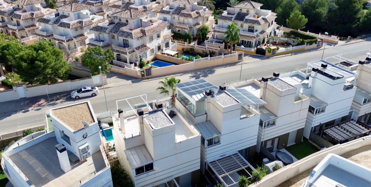 Resale - Villa -
Orihuela Costa - Lomas de Cabo Roig