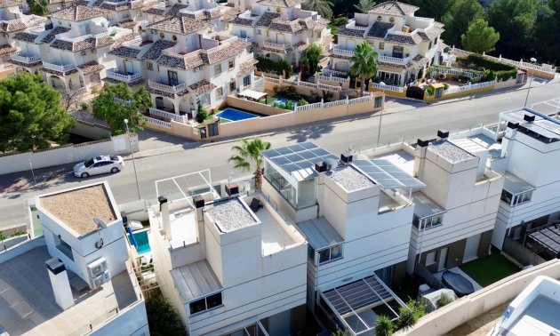 Resale - Villa -
Orihuela Costa - Lomas de Cabo Roig