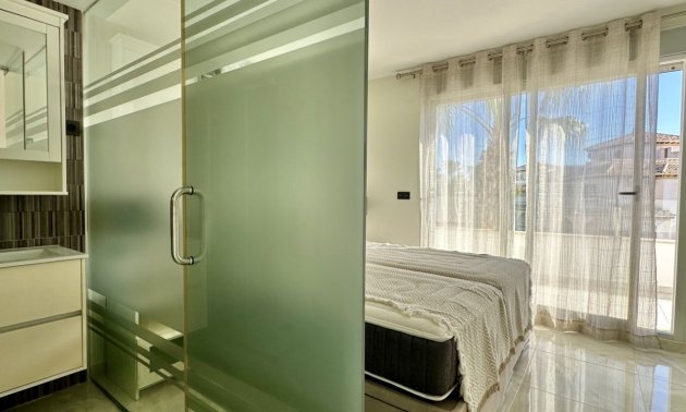 Resale - Villa -
Orihuela Costa - Lomas de Cabo Roig