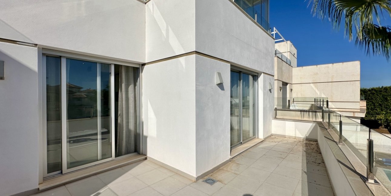 Resale - Villa -
Orihuela Costa - Lomas de Cabo Roig