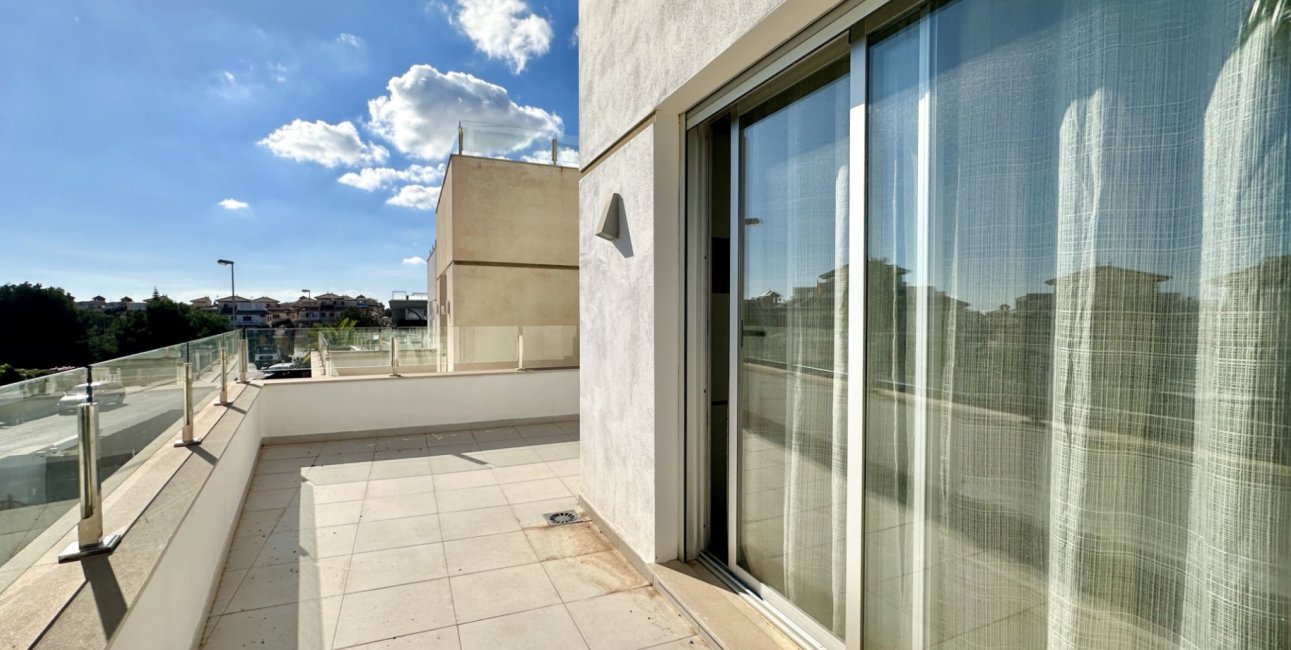 Resale - Villa -
Orihuela Costa - Lomas de Cabo Roig