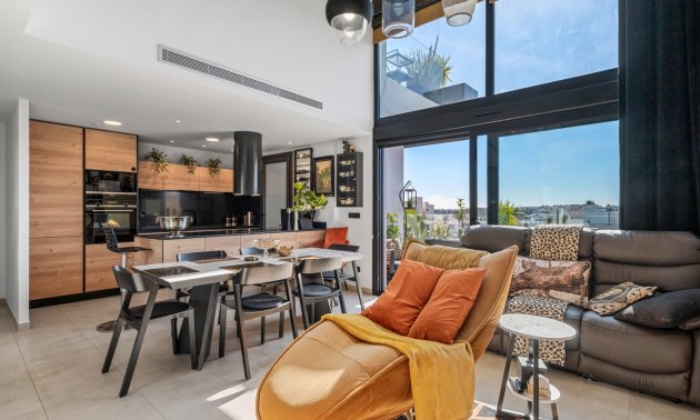 Resale - Duplex -
Orihuela Costa - Villamartin