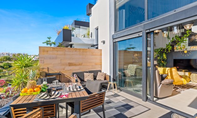 Resale - Duplex -
Orihuela Costa - Villamartin