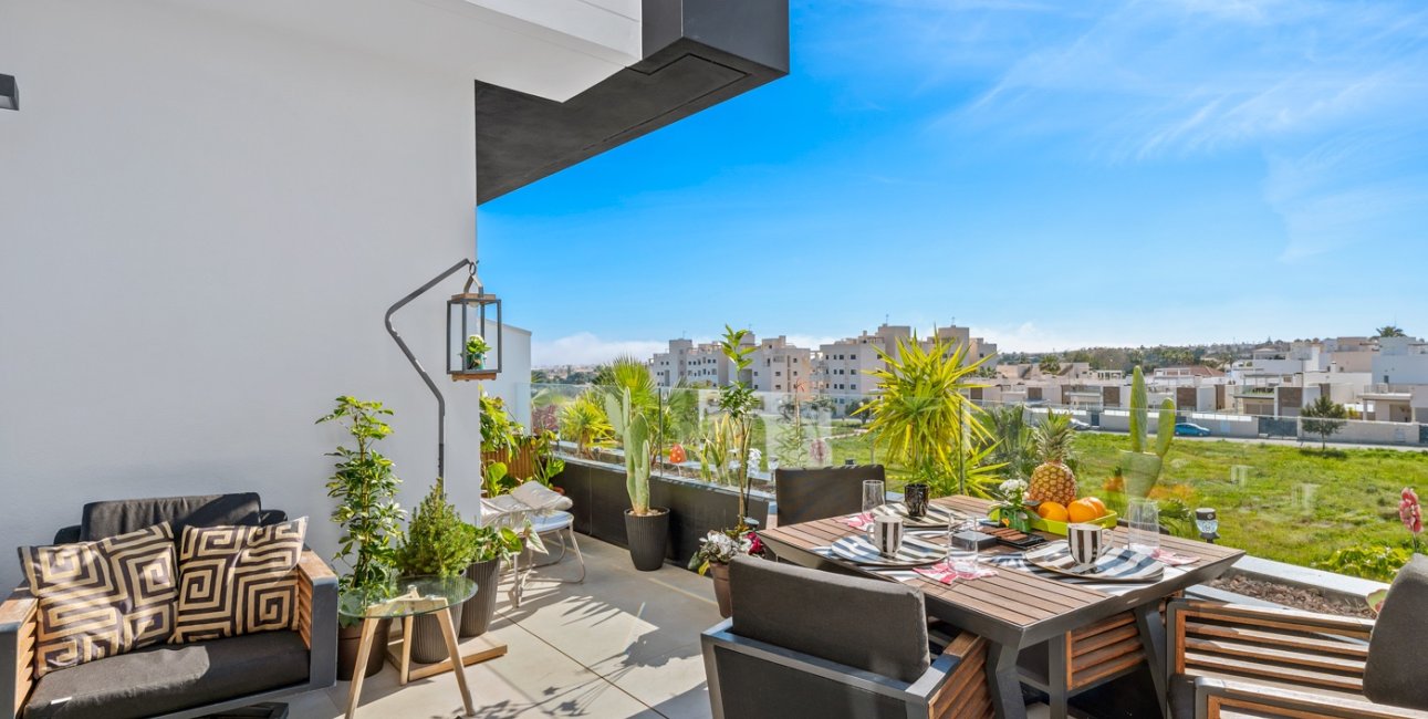 Resale - Duplex -
Orihuela Costa - Villamartin