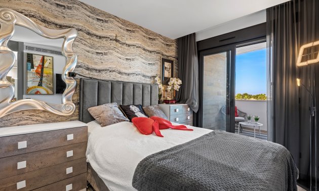 Resale - Duplex -
Orihuela Costa - Villamartin