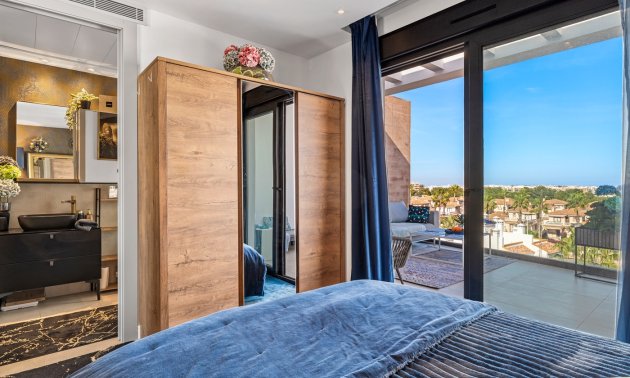 Resale - Duplex -
Orihuela Costa - Villamartin