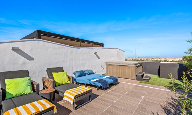 Resale - Duplex -
Orihuela Costa - Villamartin