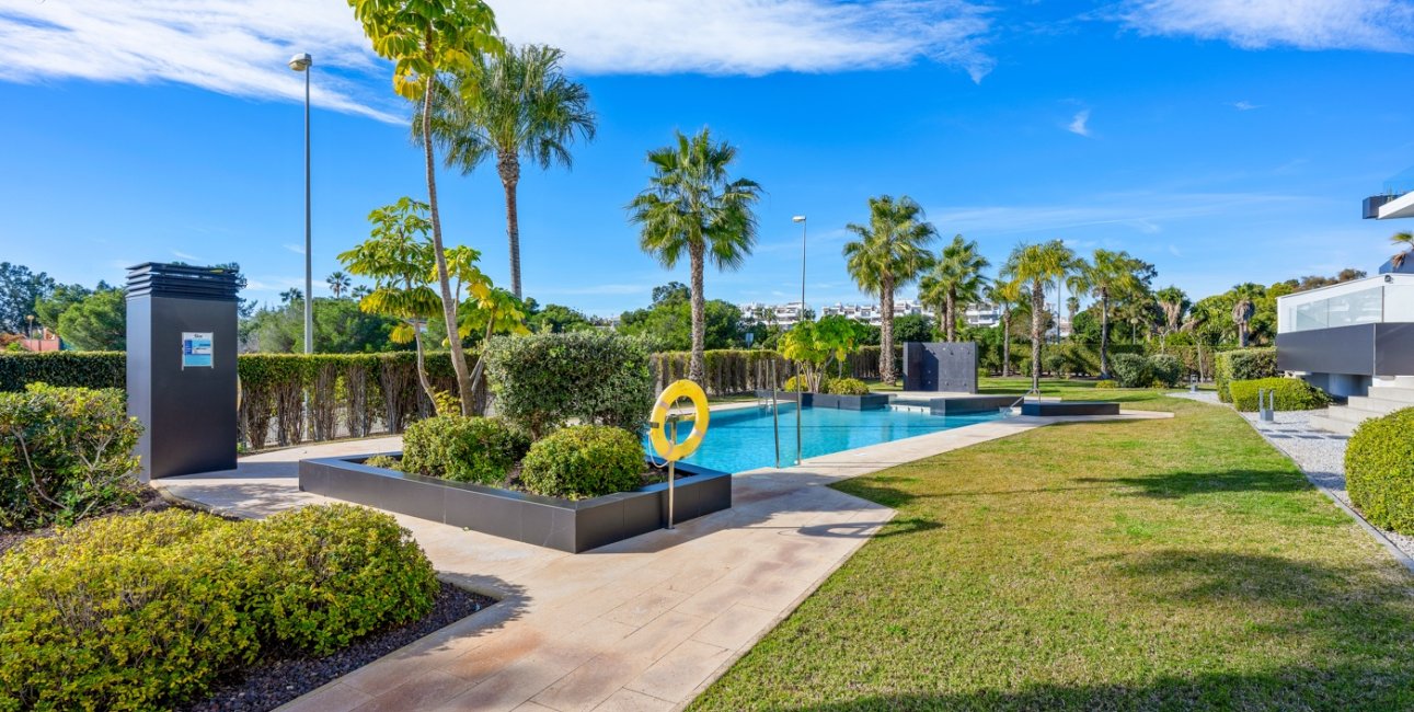 Resale - Duplex -
Orihuela Costa - Villamartin