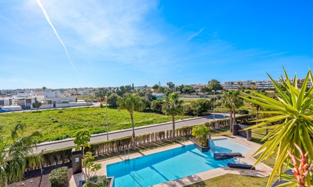 Resale - Duplex -
Orihuela Costa - Villamartin