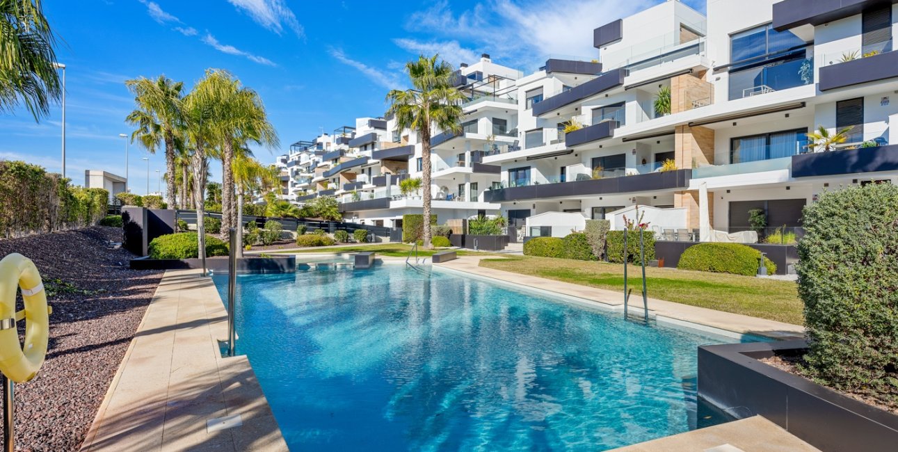 Resale - Duplex -
Orihuela Costa - Villamartin