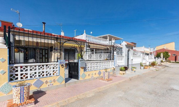 Resale - Bungalow -
Torrevieja - Torretas  - La Siesta - El Limonar