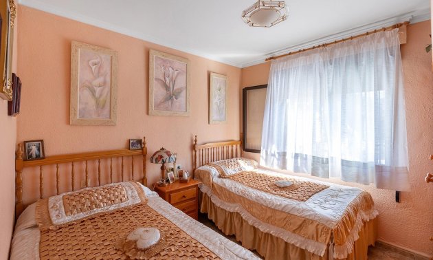 Resale - Bungalow -
Torrevieja - Torretas  - La Siesta - El Limonar