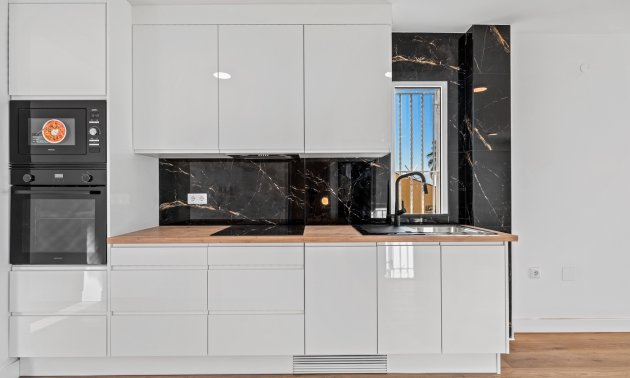 Resale - Townhouse -
Benimar - Benimar II