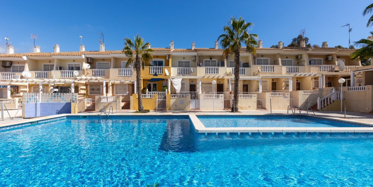 Resale - Bungalow -
Guardamar del Segura - Urbanizaciones