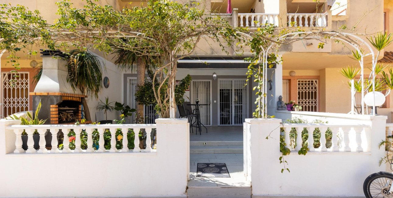 Resale - Bungalow -
Guardamar del Segura - Urbanizaciones