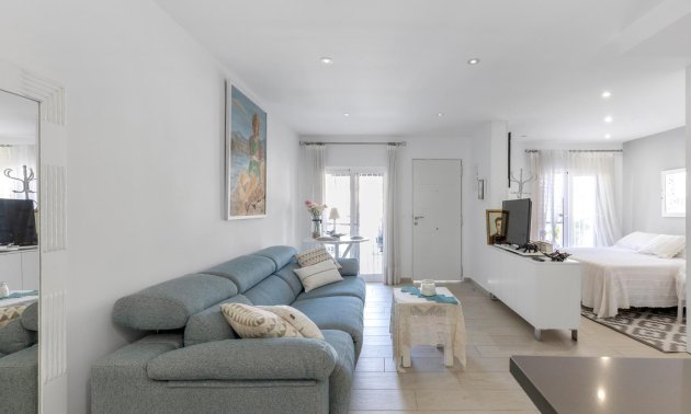 Resale - Bungalow -
Guardamar del Segura - Urbanizaciones