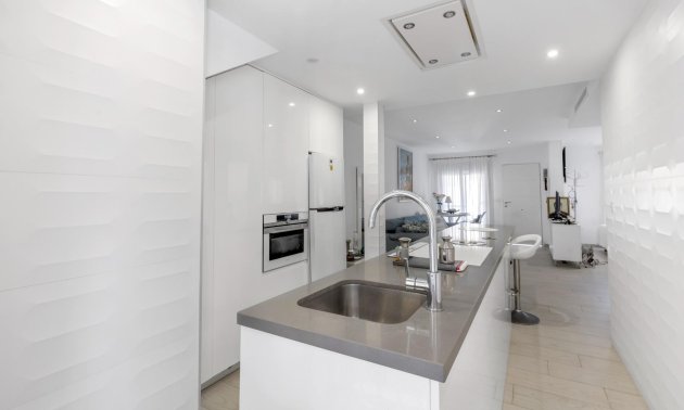 Resale - Bungalow -
Guardamar del Segura - Urbanizaciones