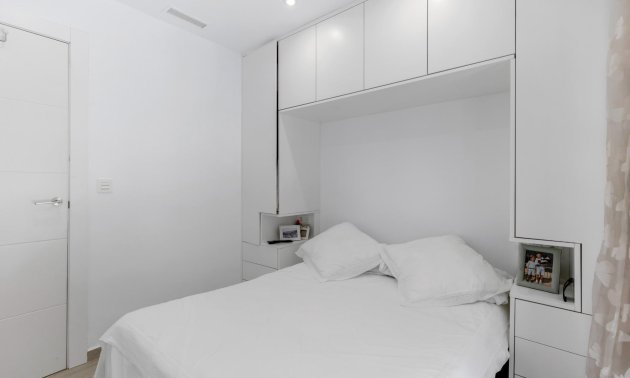 Resale - Bungalow -
Guardamar del Segura - Urbanizaciones