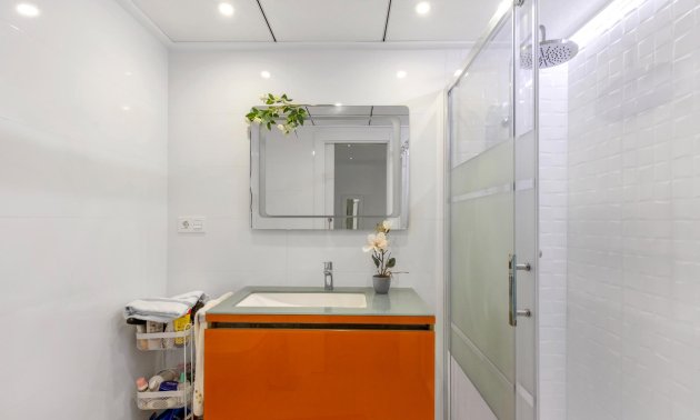 Resale - Bungalow -
Guardamar del Segura - Urbanizaciones