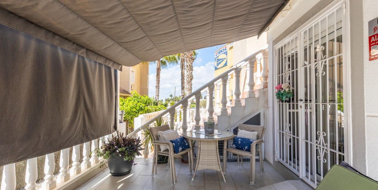 Resale - Bungalow -
Guardamar del Segura - Urbanizaciones