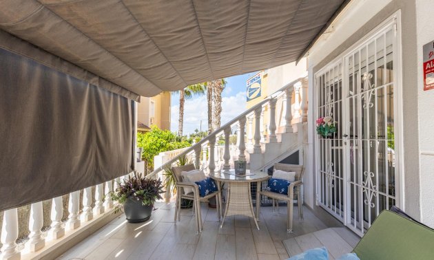 Resale - Bungalow -
Guardamar del Segura - Urbanizaciones