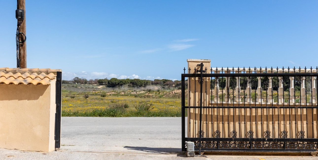 Resale - Bungalow -
Guardamar del Segura - Urbanizaciones